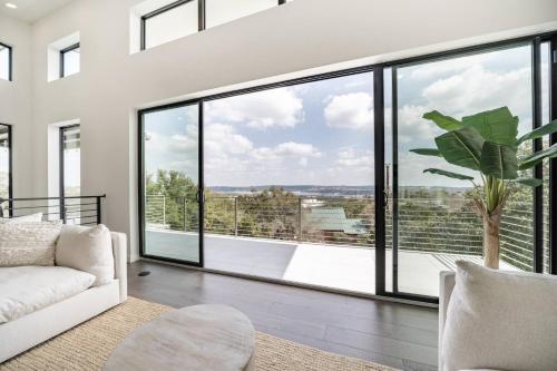 Lakeview Retreat: Terrace BBQ in Austin, USA