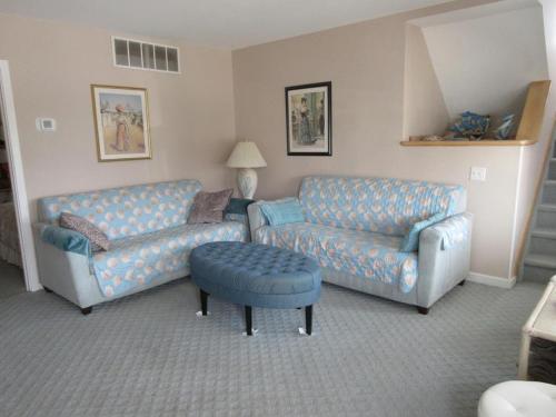 Large Five Bedroom Home Located Close To The Bay Beach In Surf City, in Surf City, USA