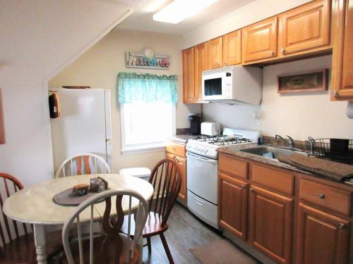 Adorable 2 Bedroom Second Floor Duplex In Ship Bottom, Short Walk To The Beach, Adorable 2 Bedroom Second Floor Duplex In Ship Bottom, Short Walk To The Beach,