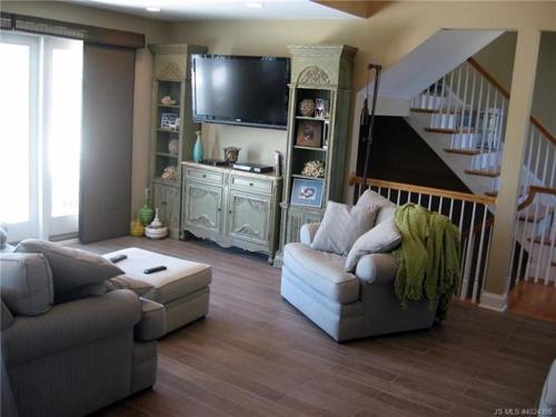 5387 Miller in Surf City, USA