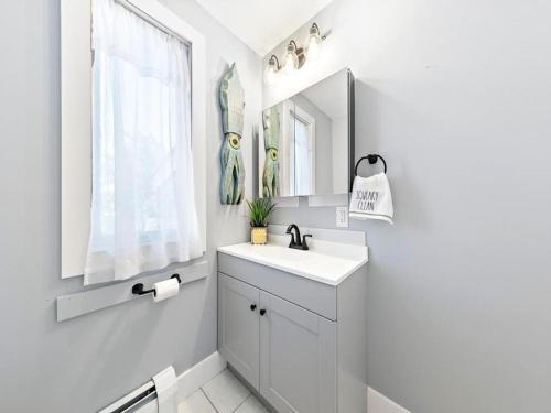 Amazing Home In Surf City With 4 Bedrooms, Internet And Wifi in Surf City, USA