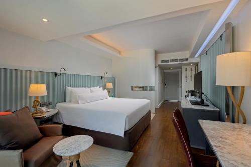 room detail thumbnail 1