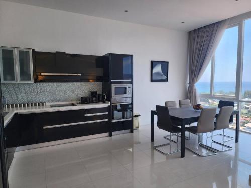 A2-stunning Seaview 4brs3baths Duplex karon City