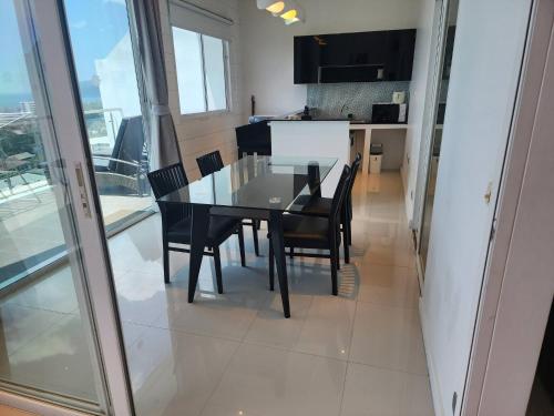A2-stunning Seaview 4brs3baths Duplex karon City