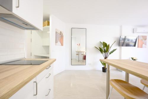 Veramar - Terrace, pool & parking by 10ToSea, Fuengirola (Foto 4)