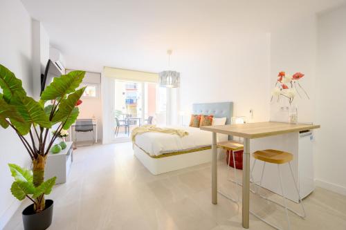 Veramar - Terrace, pool & parking by 10ToSea, Fuengirola (Foto 5)
