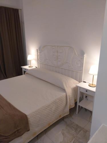 Quartieri Spagnoli Rooms - image 4