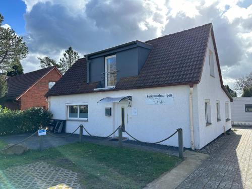 2 bedrooms, 3 beds