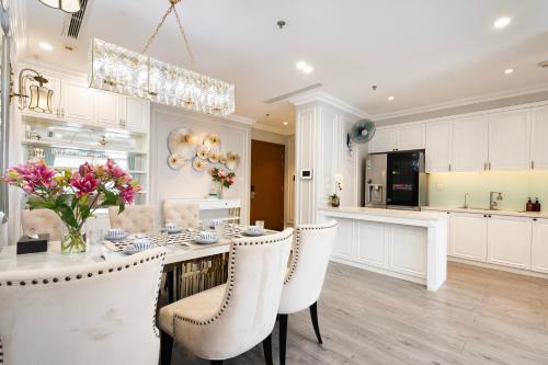 Allen luxury apartment - Vinhomes central park
