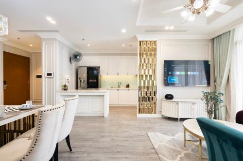Allen luxury apartment - Vinhomes central park