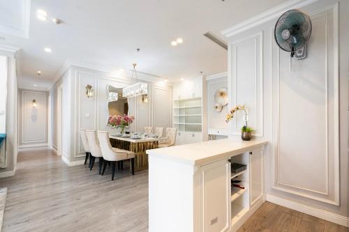 Allen luxury apartment - Vinhomes central park