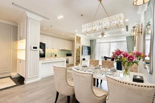Allen luxury apartment - Vinhomes central park