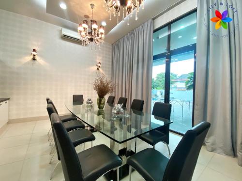 40P, Subang Villa with Pool/BBQ/Karaoke/Meeting 40P, Subang Villa with Pool/BBQ/Karaoke/Meeting