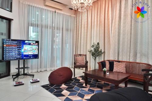 40P, Subang Villa with Pool/BBQ/Karaoke/Meeting 40P, Subang Villa with Pool/BBQ/Karaoke/Meeting