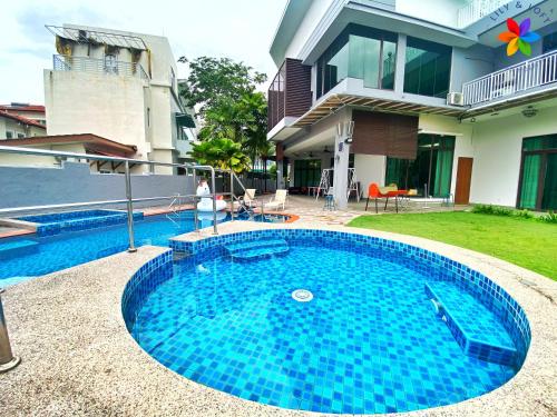 40P, Subang Villa with Pool/BBQ/Karaoke/Meeting 40P, Subang Villa with Pool/BBQ/Karaoke/Meeting