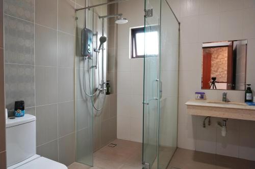 40P, Subang Villa with Pool/BBQ/Karaoke/Meeting 40P, Subang Villa with Pool/BBQ/Karaoke/Meeting