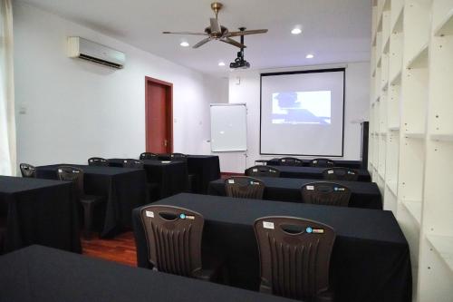 40P, Subang Villa with Pool/BBQ/Karaoke/Meeting 40P, Subang Villa with Pool/BBQ/Karaoke/Meeting