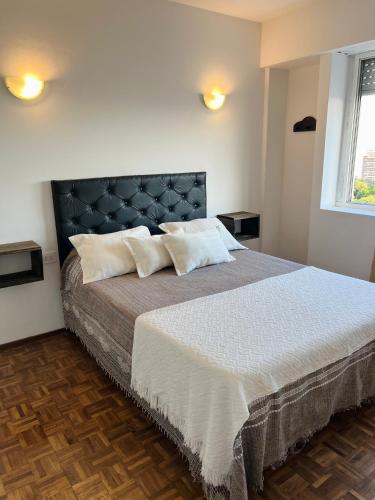 Departamento INMEJORABLE UBICACIÓN, amplio patio y opcional COCHERA