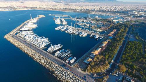 Athenian Riviera Beach front apartment 2 minutes from Tram stop, Athens