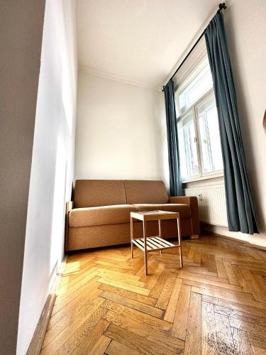 Quadruple Room with Shared Bathroom image 9