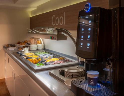 Quality Hotel Hampstead - image 13
