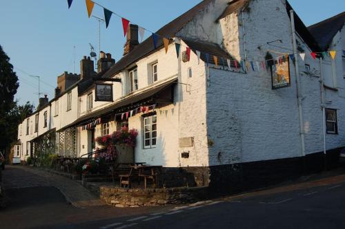 The Post House (Centre of riverside village)