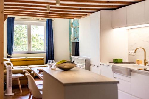 High-end apartment overlooking the quays AIL, Lyon (photo 10)