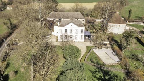 Iekārtas, Le Château de Palleau (Le Chateau de Palleau) in Corgengoux