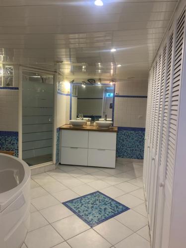 Sur les Routes du Débarquement - Chambre Quadruple - (Sur les Routes du Debarquement - Chambre Quadruple -) in Breville Les Monts