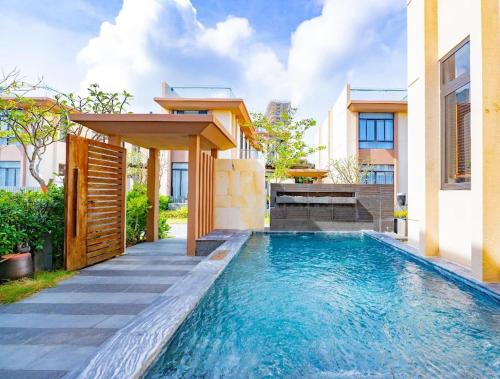 2 BRs villa with private pool ( Villa 2 PN hồ bơi riêng)