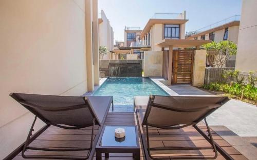 2 BRs villa with private pool ( Villa 2 PN hồ bơi riêng)