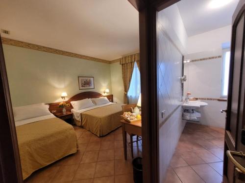 Hotel Squarciarelli - image 7