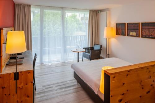 room detail thumbnail 1