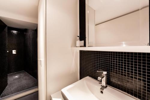 AllinLyon | Suite de charme - cœur du Vieux Lyon, Лион (фото 9)