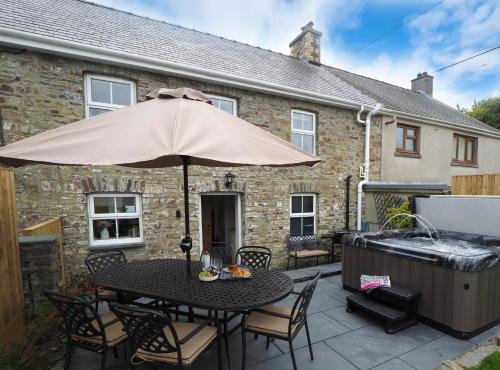 Seadmed, Bryndalis Aberaeron in Dihewid