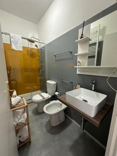 Deluxe Double Room with Side Sea View image 1