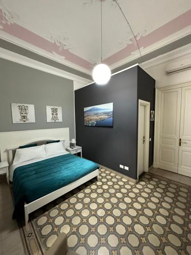 Deluxe Double Room with Side Sea View image 3