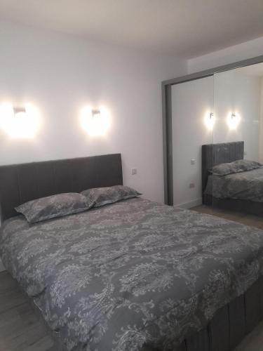 Apartment - Sleeps up to 6 & free parking
