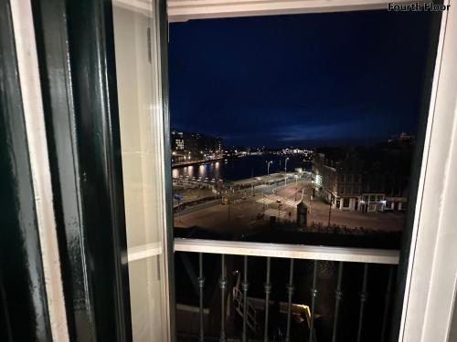 Voyagers Amsterdam 2