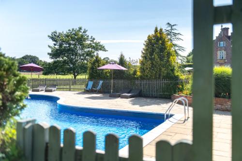 Burley Manor - image 12