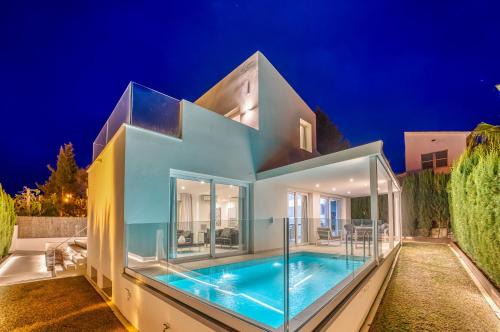 Holiday Home image 7