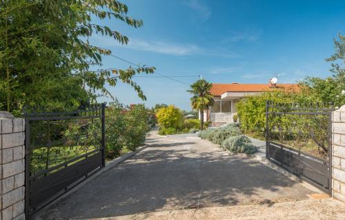Létesítmények, Villa Viktoria near Poreč for 6 people with play room & private pool (Villa Viktoria near Porec for 6 people with play room & private pool) in Kastelir