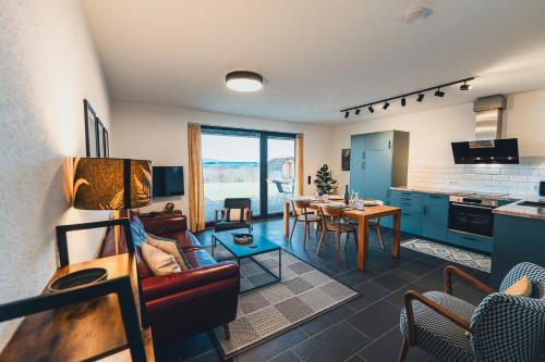 virtuve, Hunsrück Valley View Apartment with Cedar SAUNA (Hunsruck Valley View Apartment with Cedar SAUNA) in Bundenbach