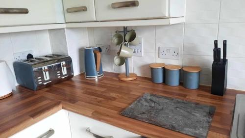 Konyha, New - Modern Home from Home, 3 bedrooms, 2.5 bath in Efford