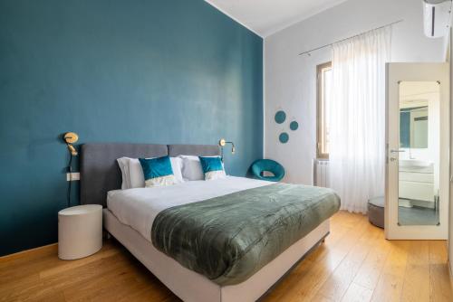 Elegant Apt with Two Bedrooms, Roma