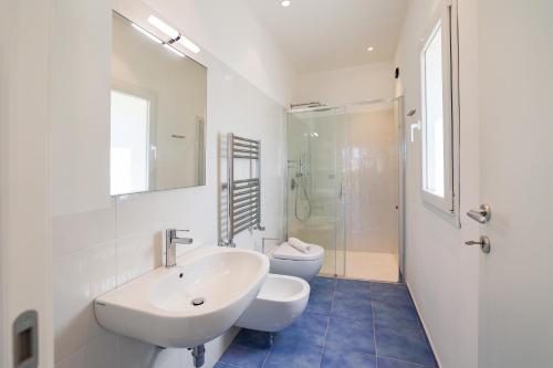 One-Bedroom Apartment image 10