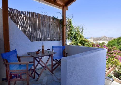 Balcony/terrace, Jimmy's Studios - Quiet Island Living in Plakes near Firopotamos & Plathiena Beaches in Milos Island