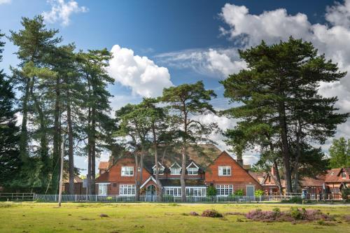 ทัศนียภาพภายนอกโรงแรม, Beaulieu Hotel in บิวลิยู