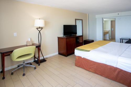 Super 8 by Wyndham Virginia Beach Oceanfront - image 7