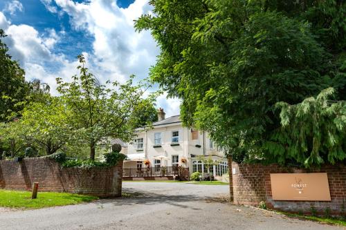 Forest Lodge Hotel